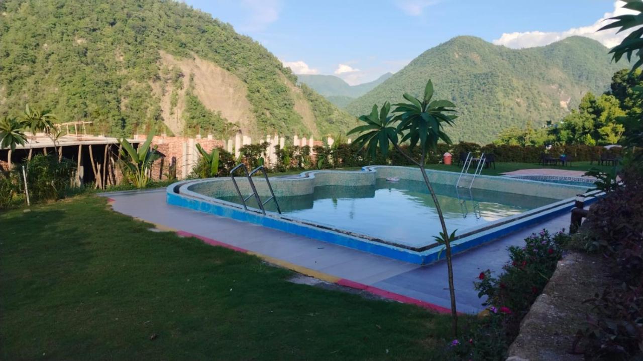 Snow Tiger Resorts Rishīkesh Exterior foto